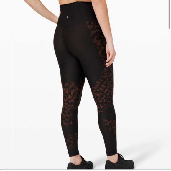 Lululemon Mapped Out High Rise Leggings in Black Brick Camo 28" - Picture 2 of 8